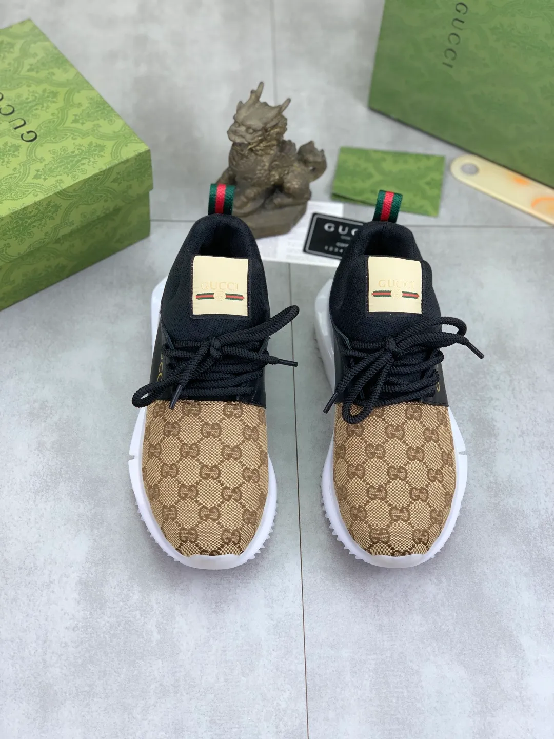 Men's shoes 💰P460💰[New style]🆘 Gucci [GUCCI] classic fashion high-top men's shoes, synchronized with counters, exquisite workmanship, exquisite color matching, the upper is made of original soft double G calfskin Gucci webbing ➕ first-layer pigskin lining ➕ pigskin feet The lasts made according to the original version are quite attractive both on the foot and in the placement. There is no need to explain the good style, the workmanship is superior, quality determines everything, absolutely versatile, code number: 38-44, 2️⃣colors🉑️ to choose from